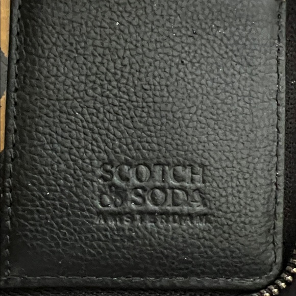 Scotch & Soda Black and Tan Wallet 4x4 credit card holders(6) and cash - Picture 3 of 4